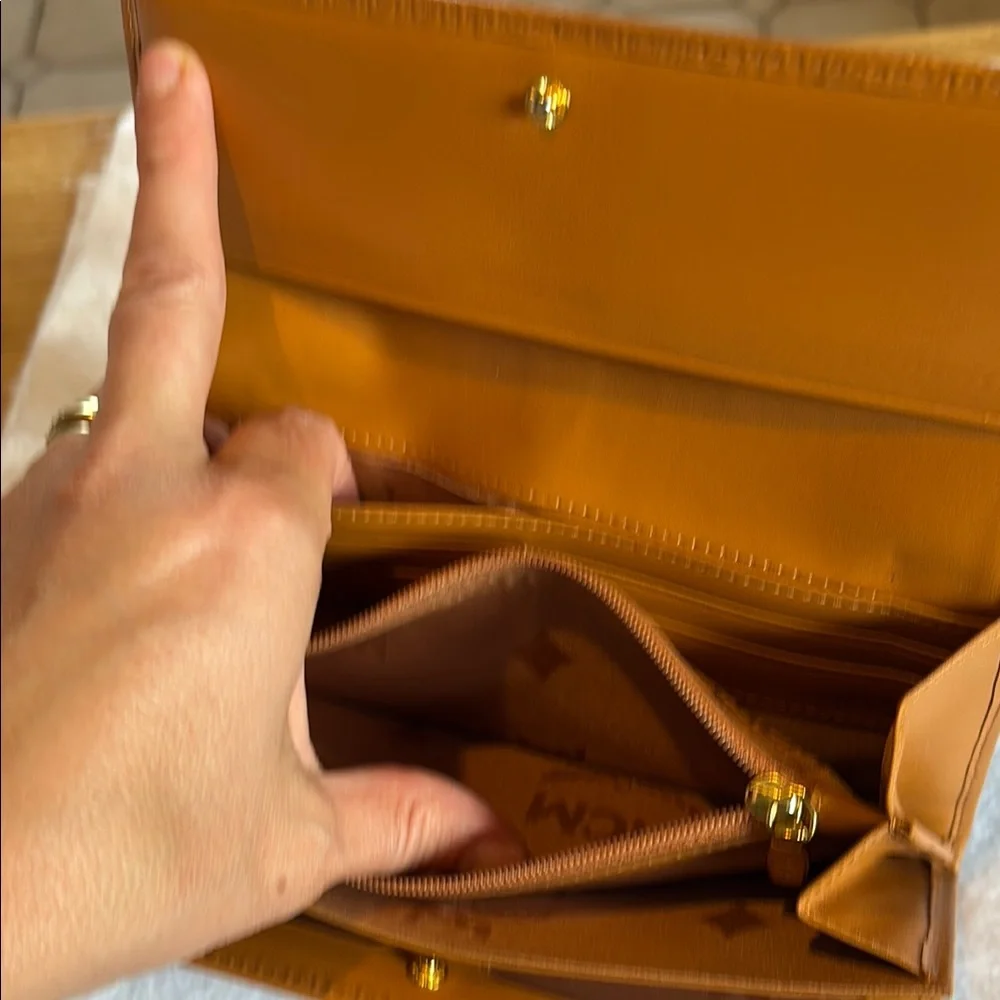 MCM limited edition Brown and Green Logo Wallet - Picture 8 of 16